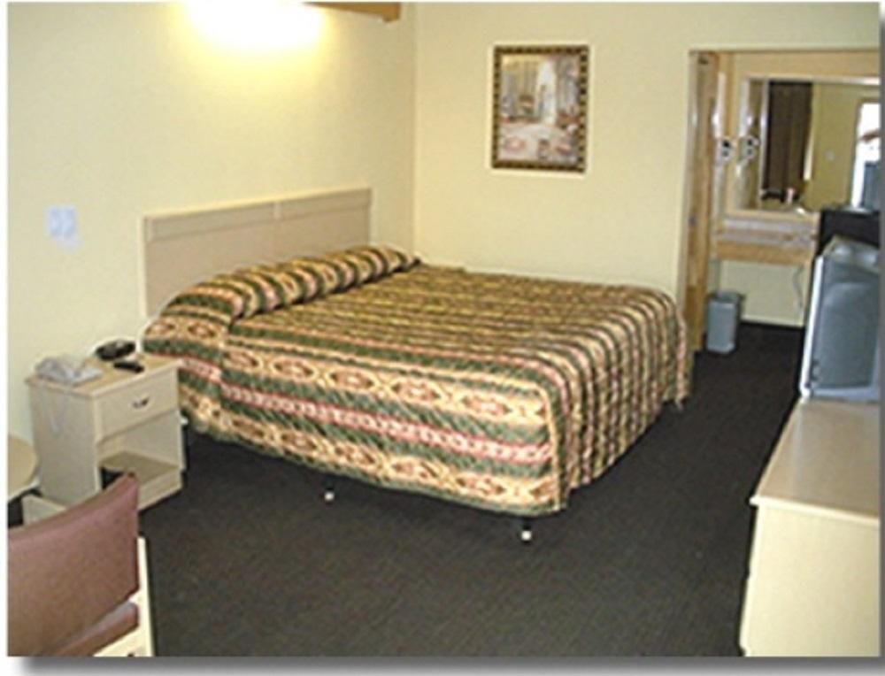 Budget Inn - Laurens Room photo